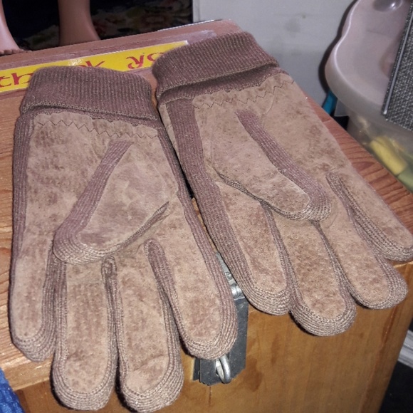 Accessories - Picture 2 of 3